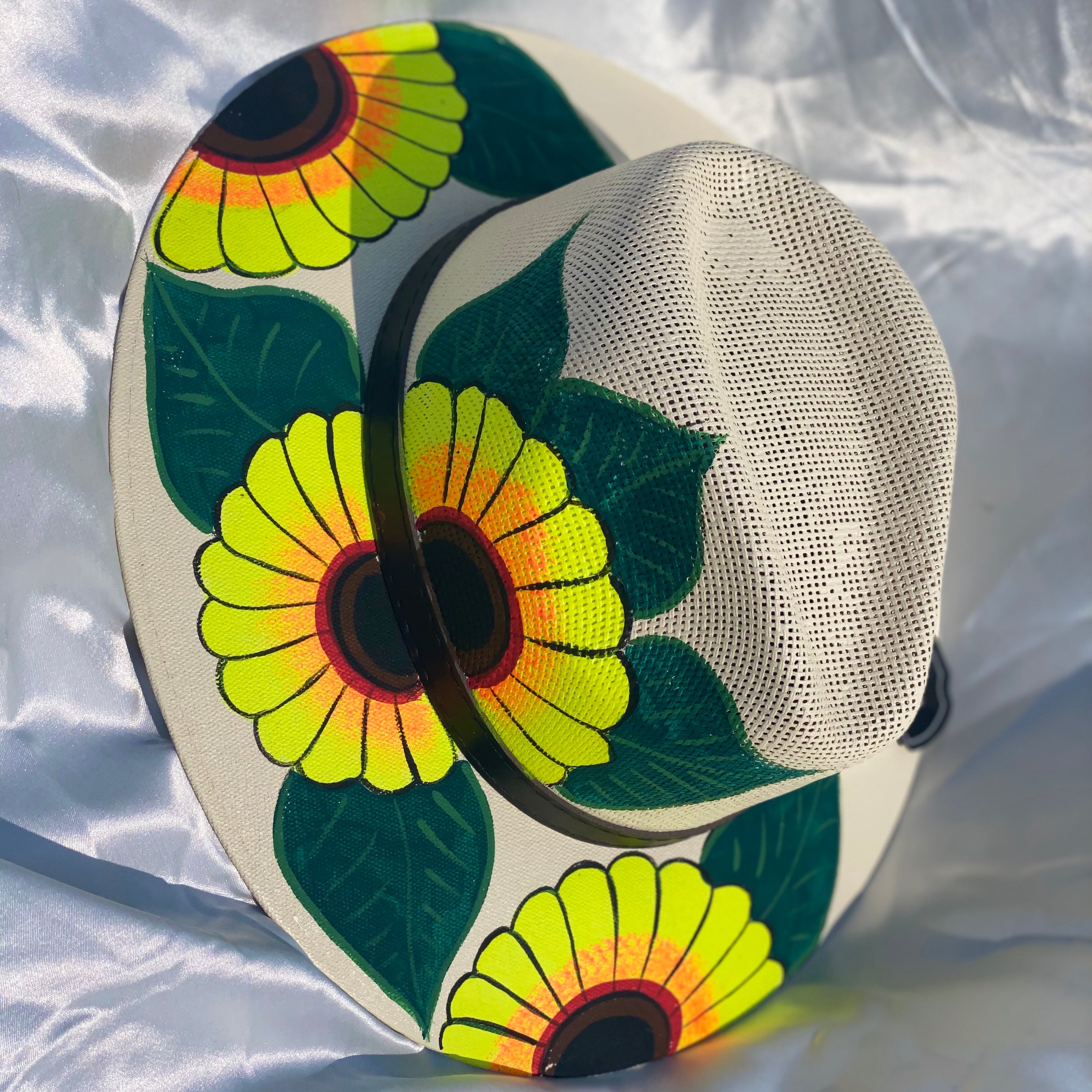 Ivory lemon green flowers sombrero