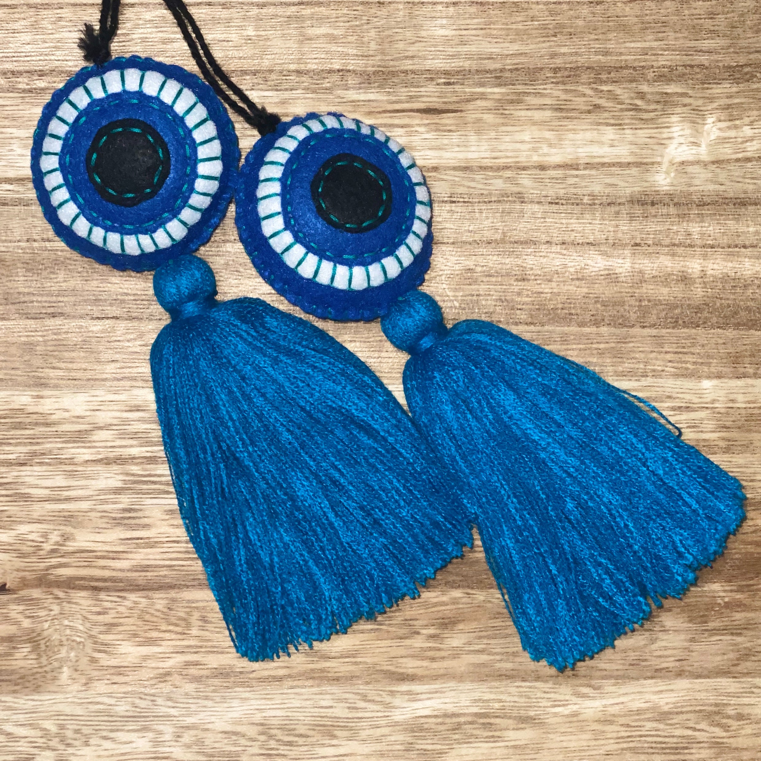 Ojo Tassel